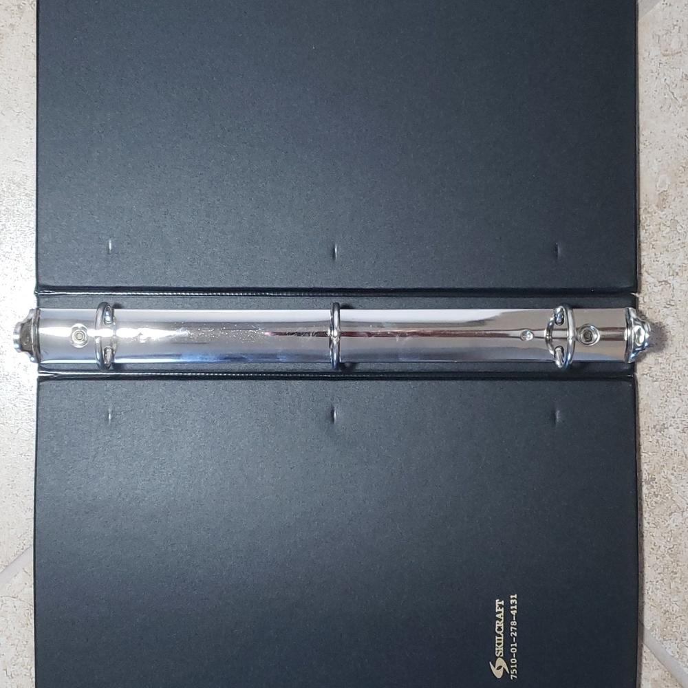 Three Ring Binders - Picture 4 of 12